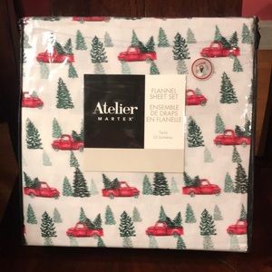 NWT Twin Flannel Holiday Theme Sheet Set